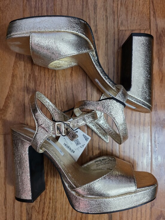 Zara Shoes - NWT Zara Gold Metallic Platform Block Heel Sandals Size 8/39